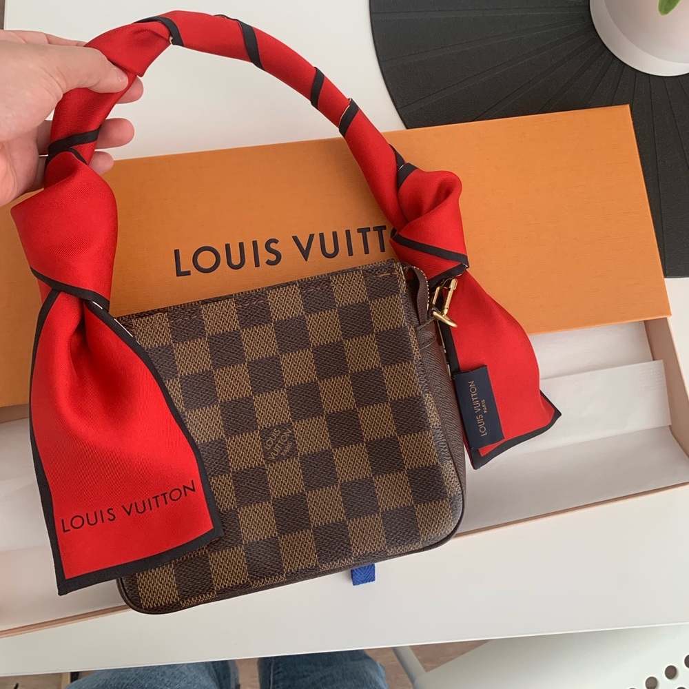 Authentic Louis Vuitton Damier Ebene Pochette